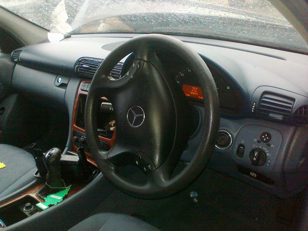 Naudotos automobilio dalys Mercedes-Benz C-CLASS 2001 1.8 Mechaninė Sedanas 4/5 d.  2012-02-16